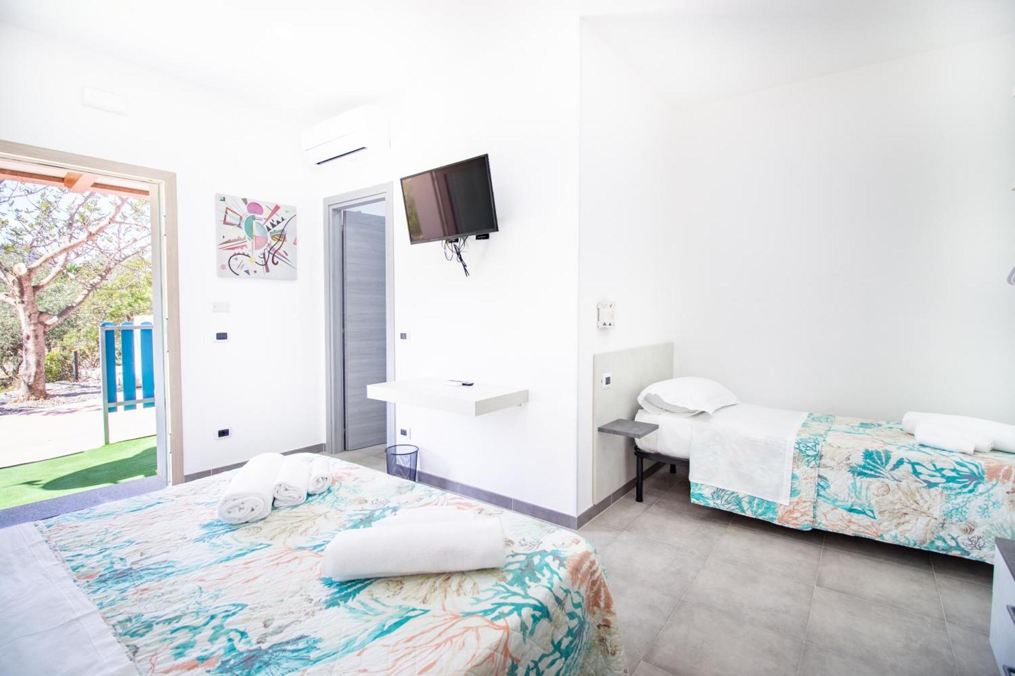 S'Omu E Chicchinu Rooms 카데두 외부 사진