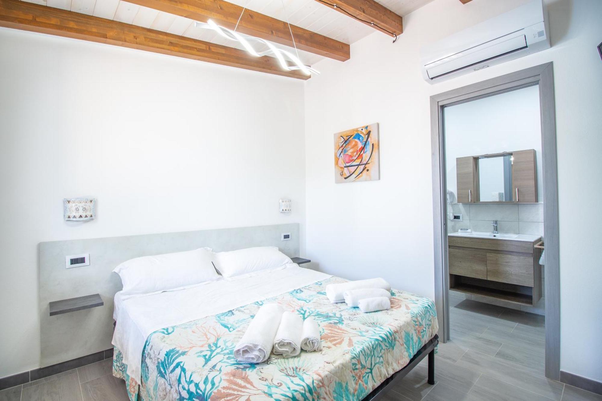 S'Omu E Chicchinu Rooms 카데두 외부 사진